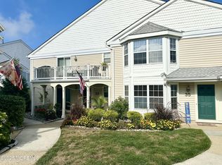 33 Tulip Ln, Freehold, NJ 07728