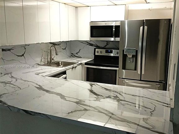 5th image of 5801 Washington St APT 10
