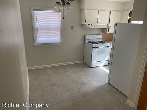 4th image of 912 Cricklewood St SW