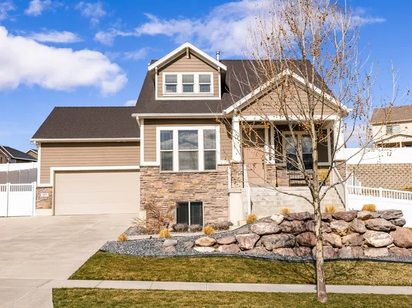 1977 E Redshoulder Dr N, Layton, UT 84040