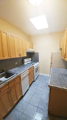 Rented by B&T Realty Services | media 12