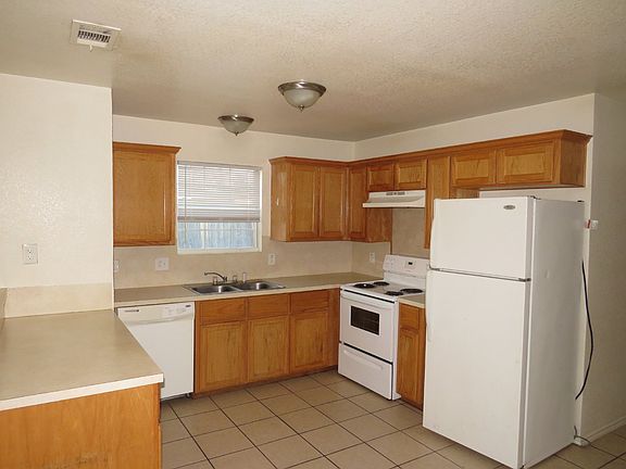 3rd image of 4208 Gus Dr APT A