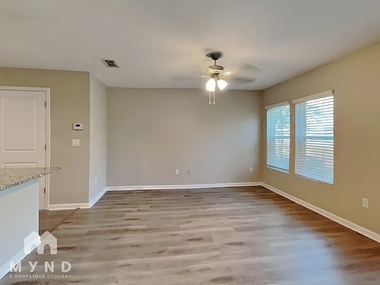785 Henley Ct — Photo 5