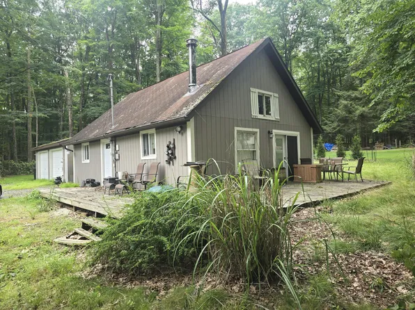57 Culebra Ct, Du Bois, PA 15801