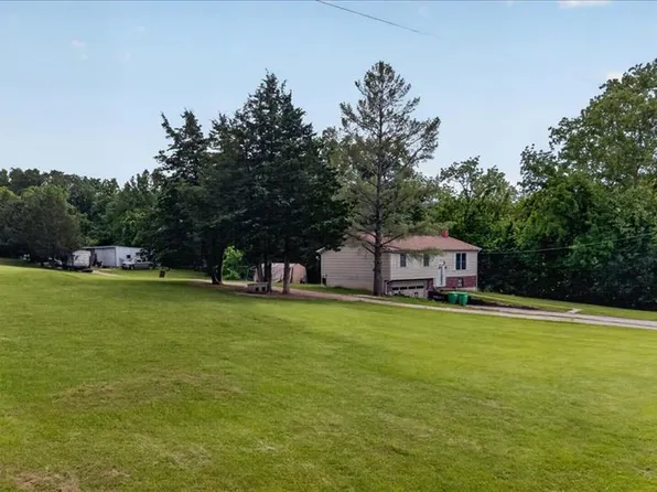 3442 McMullin School Rd, De Soto, MO 63020