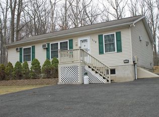 112 Scoda Rd, Hawley, PA 18428