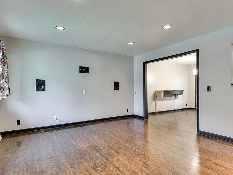 9630 Taylor St — Photo 9