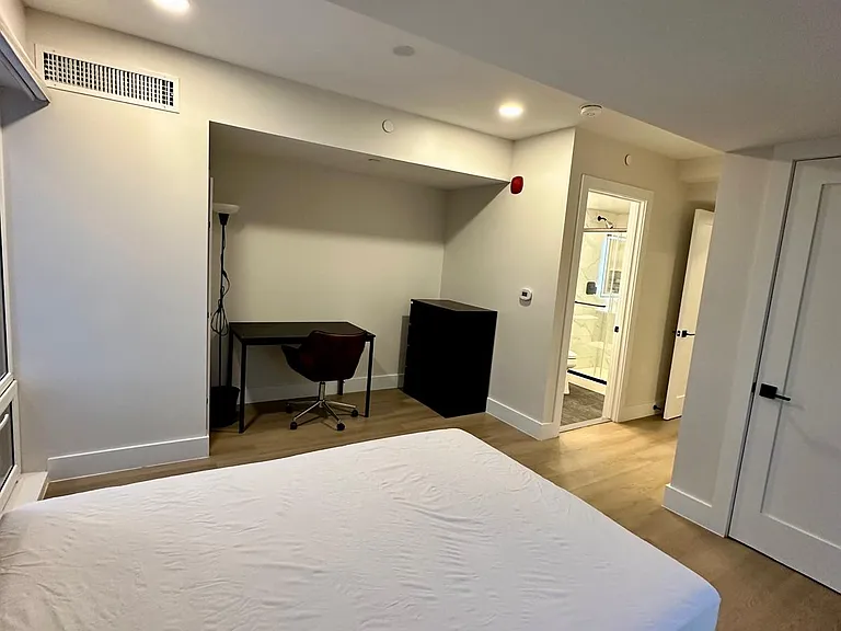 627 Summit Ave #506 — Photo 2