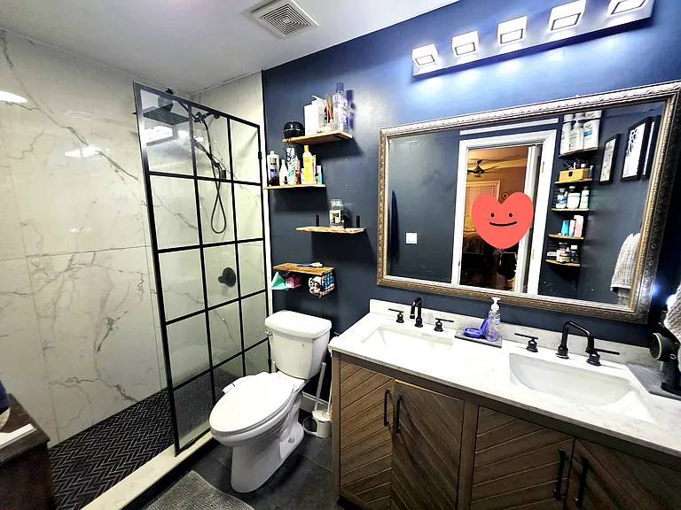Bathroom 2 (primary ensuite)
