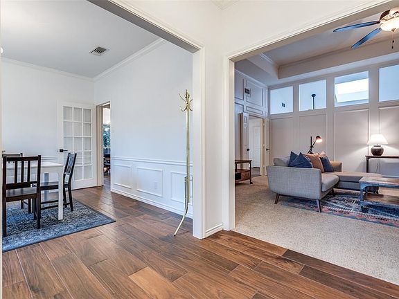 3rd image of 10019 Chimney Hill Ln