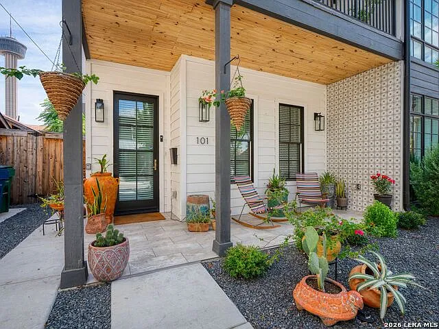 311 Refugio St #101 — Photo 2