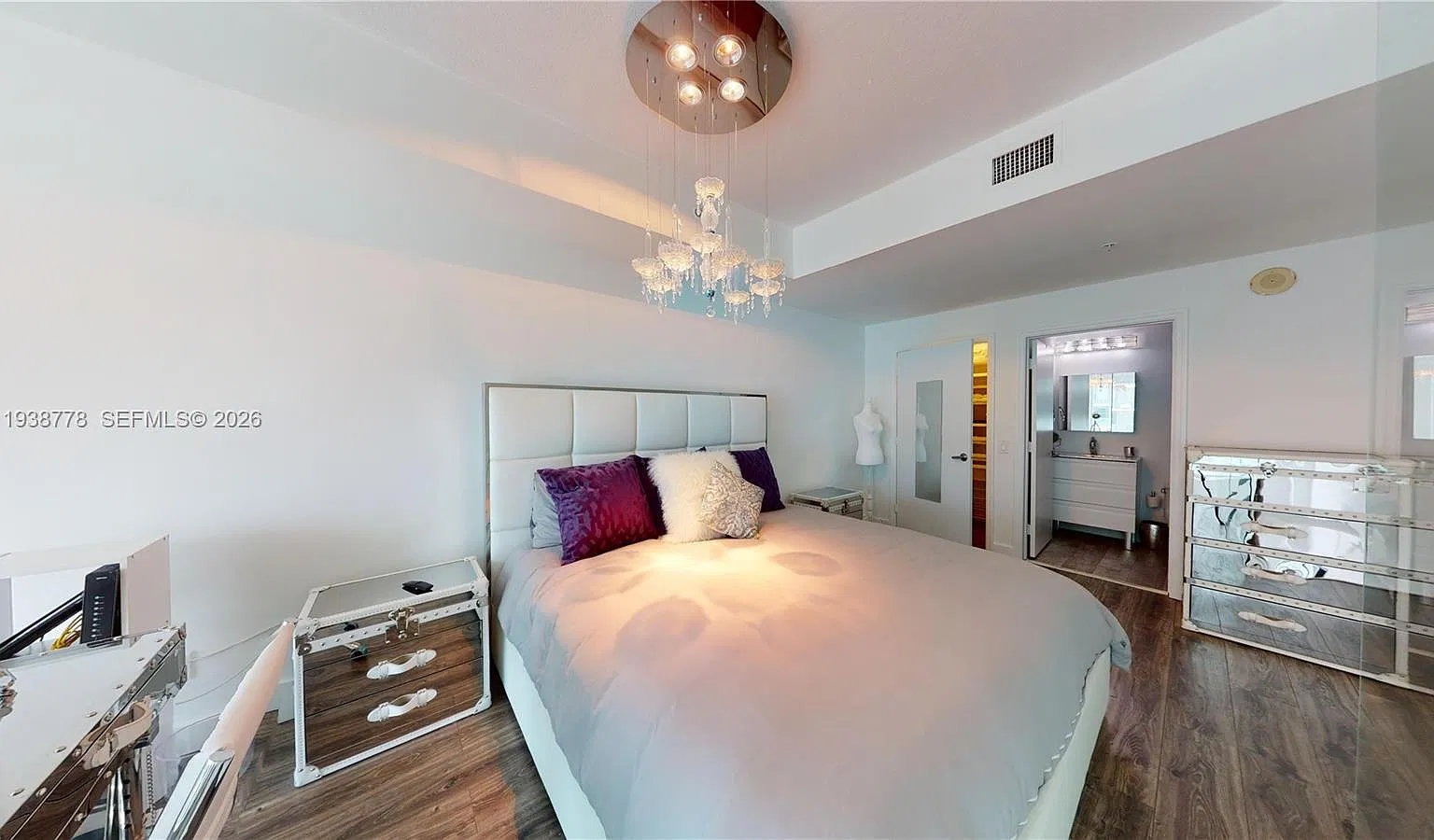 1 bed, 1.5 bath, 885 sqft, $2,800 — Photo 4