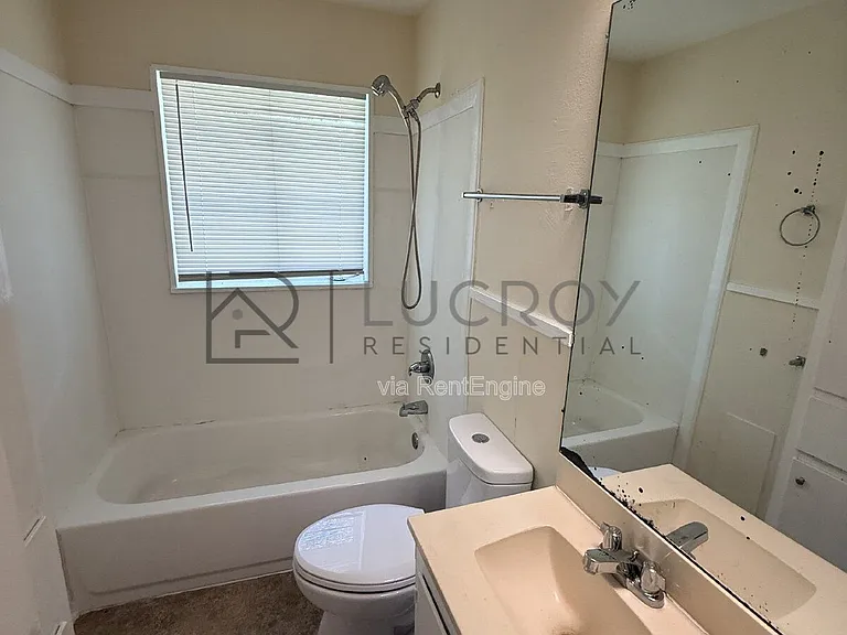 3173 Oak Forest Dr — Photo 2
