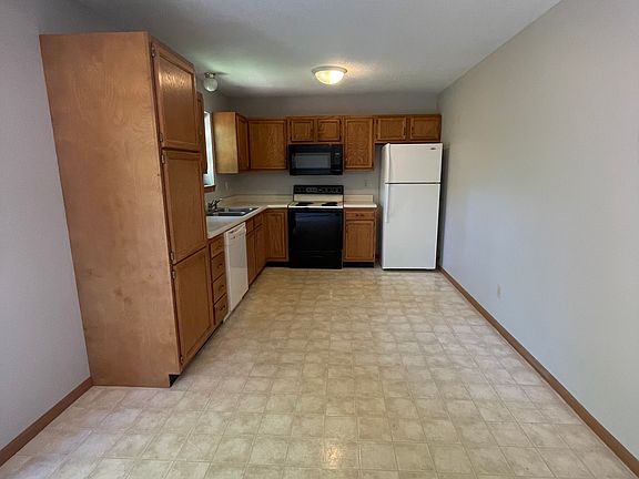 4th image of 1306 Omaha Ct