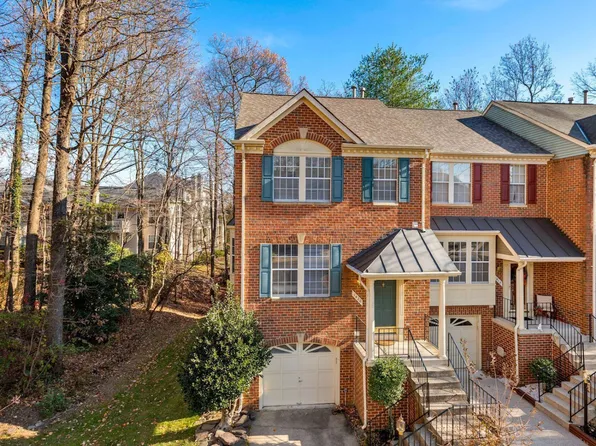 1420 Park Garden Ln, Reston, VA 20194