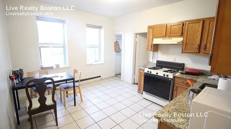 2nd image of 1436 Commonwealth Ave #6