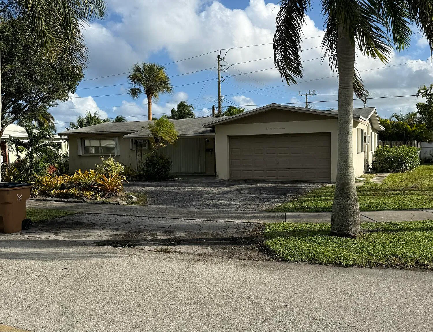 3 bed, 2.0 bath, 1580 sqft, $3,650 — Photo 1