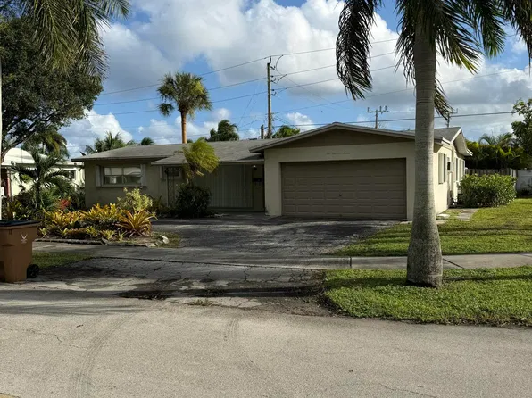 216 SE 10th Ct, Deerfield Beach, FL 33441