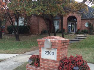 2300 Halifax Cir, Edmond, OK 73034