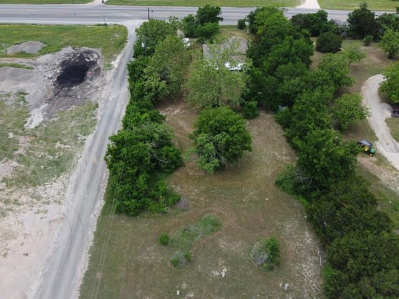 4th image of 3007 S Highway 281