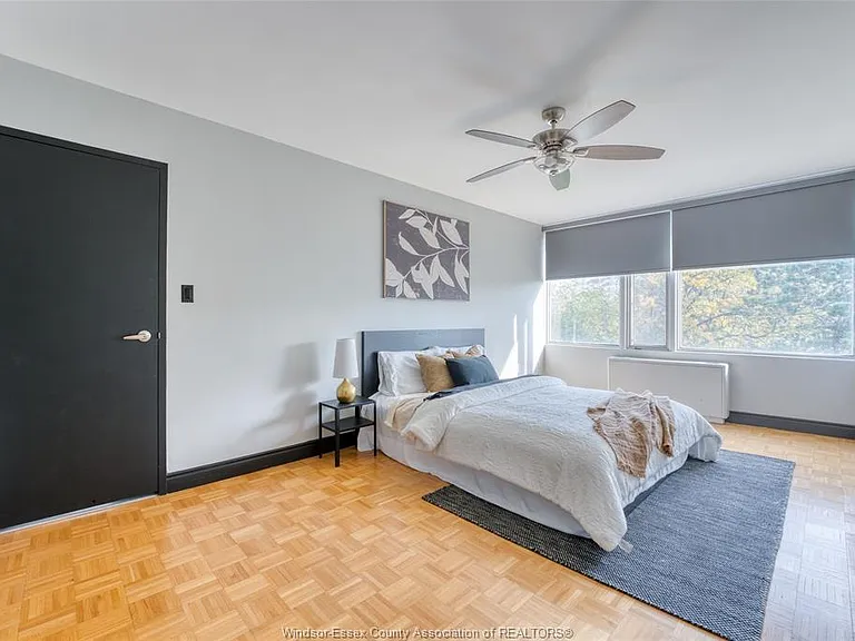 2144 Pelissier St #402 — Photo 13