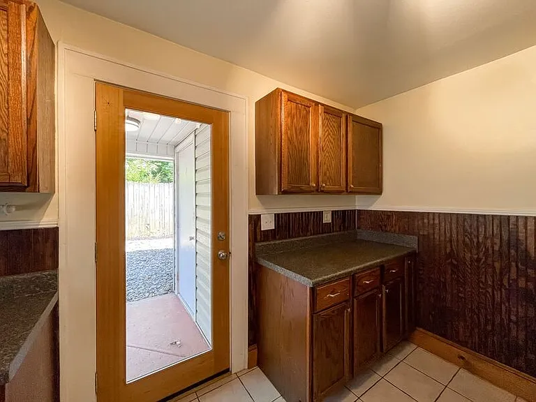 10 Latta St #A — Photo 10