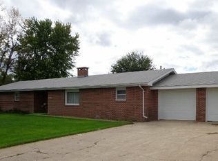 302 N Oxford Ave, Elwood, NE 68937