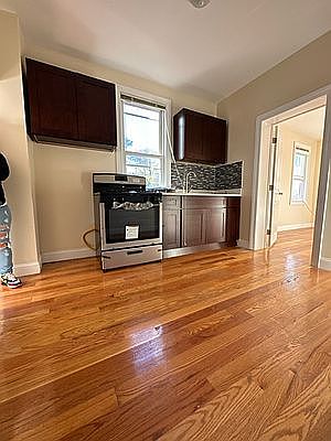 1st image of 175 McClean Ave Floor 2