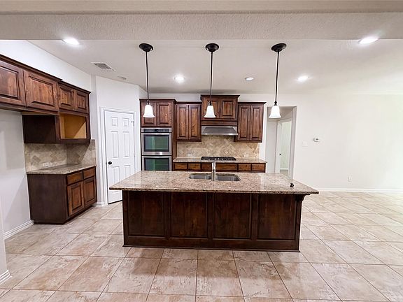2nd image of 119 Driftwood Dr