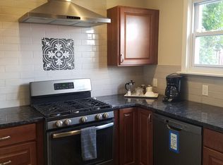 22 Beverly Pl #1, Edgewater, NJ 07020