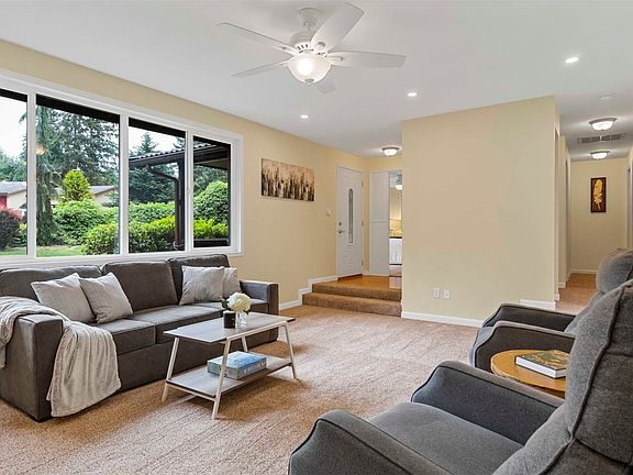 4th image of 2354 Red Spruce Drive SE