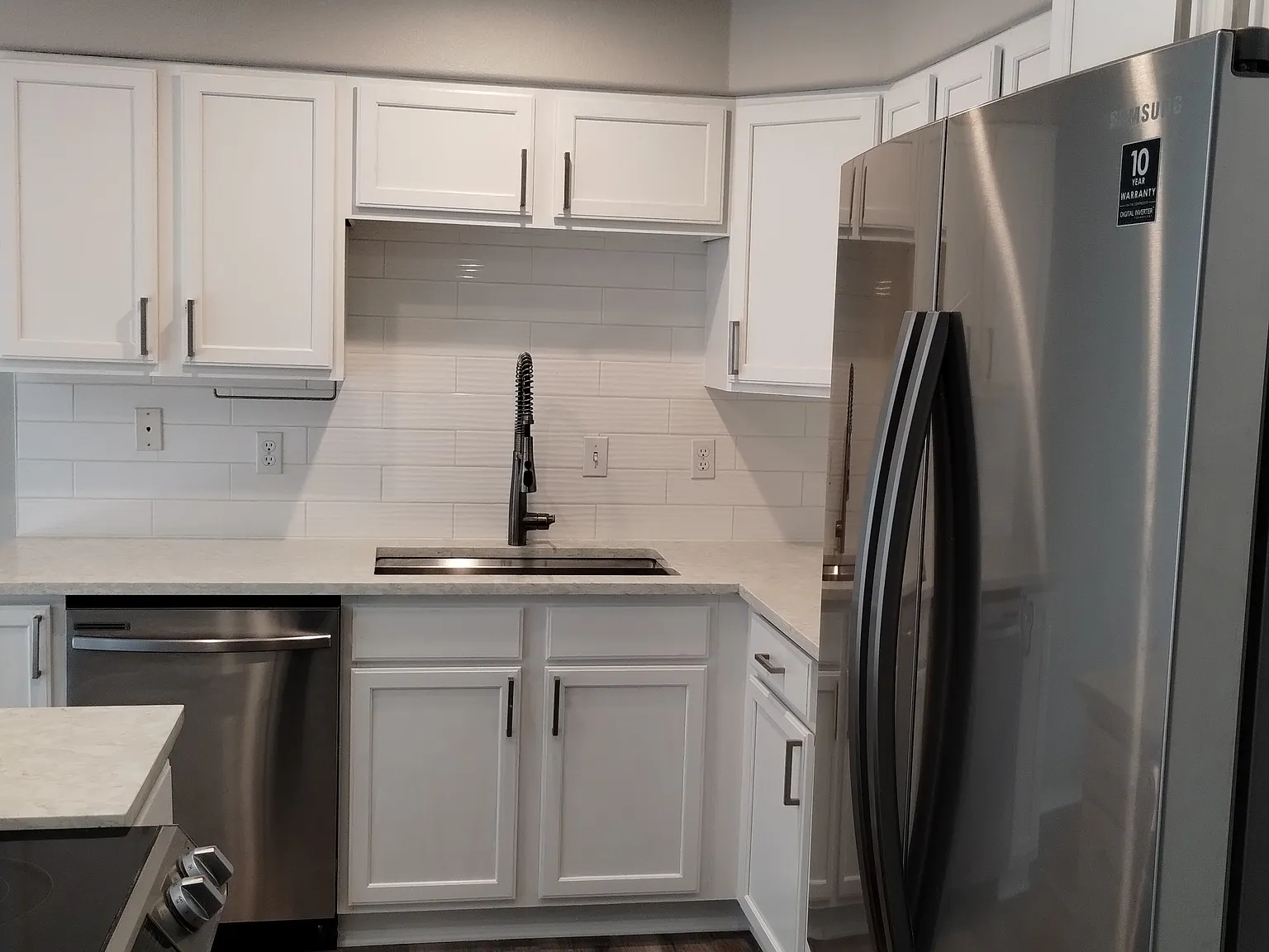 3 bed, 2.5 bath, 1500 sqft, $2,400 — Photo 3