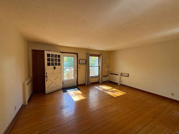 4th image of 421 1st St
