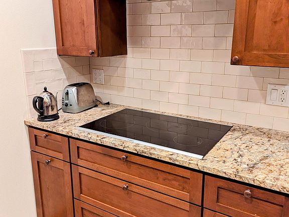 Kitchen (1st floor)