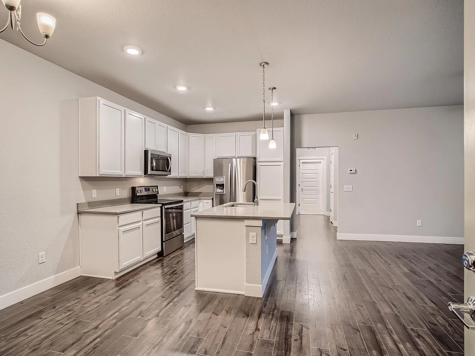 15345 W 64th Ln — Photo 3