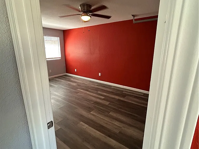 8523 Cedar St — Photo 11