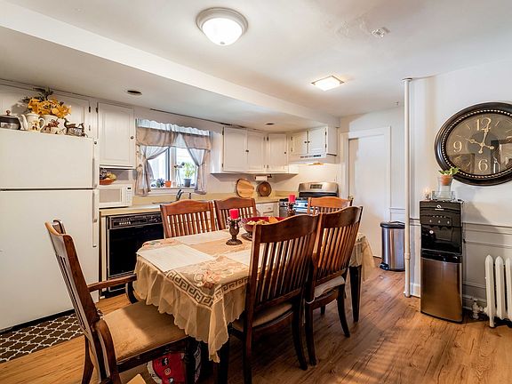 3rd image of 104 Lawrence St