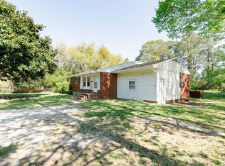 915 Country Club Rd, Jacksonville, NC 28546