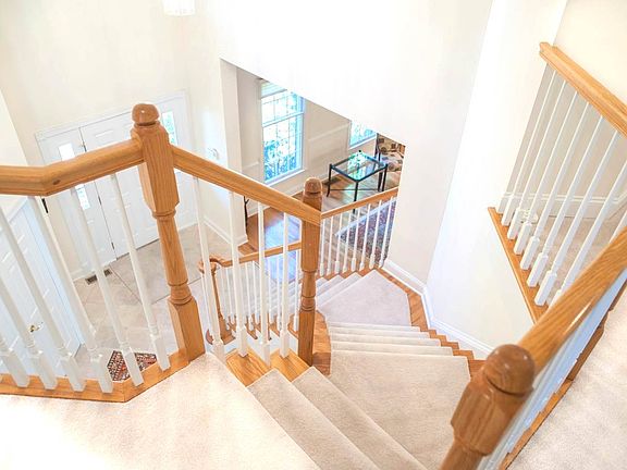 4th image of 30 McGuiness Ln