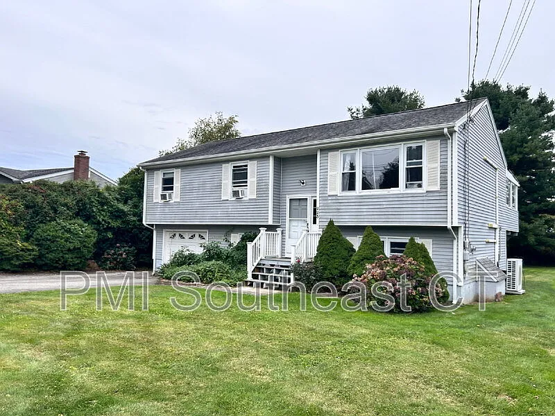 4 bed, 1.5 bath, 1587 sqft, $2,800 — Photo 1