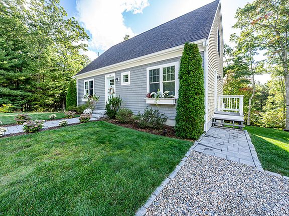 3rd image of 137 Falmouth-Sandwich Road