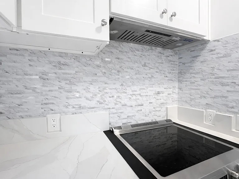6907 Noble Ave — Photo 10
