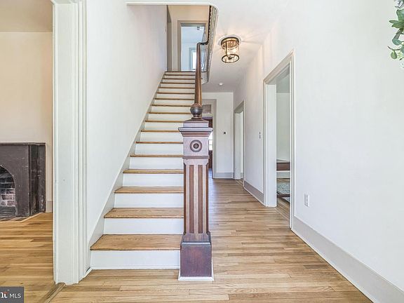 3rd image of 3860 Main St