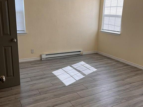 2nd image of 920 Wells St