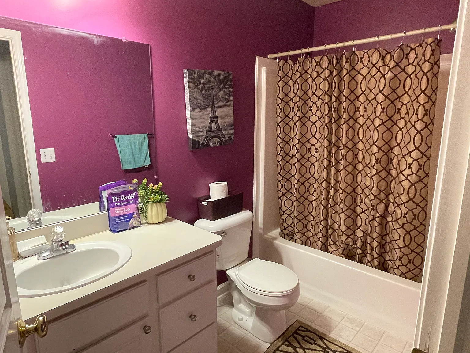 4 bed, 2.5 bath, 2900 sqft, $2,800 — Photo 3