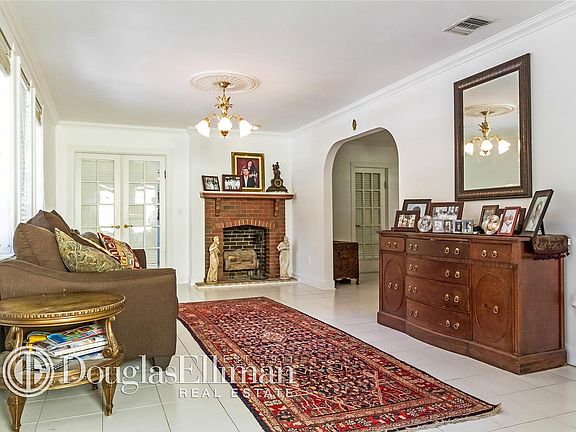 4th image of 5778 Alton Rd
