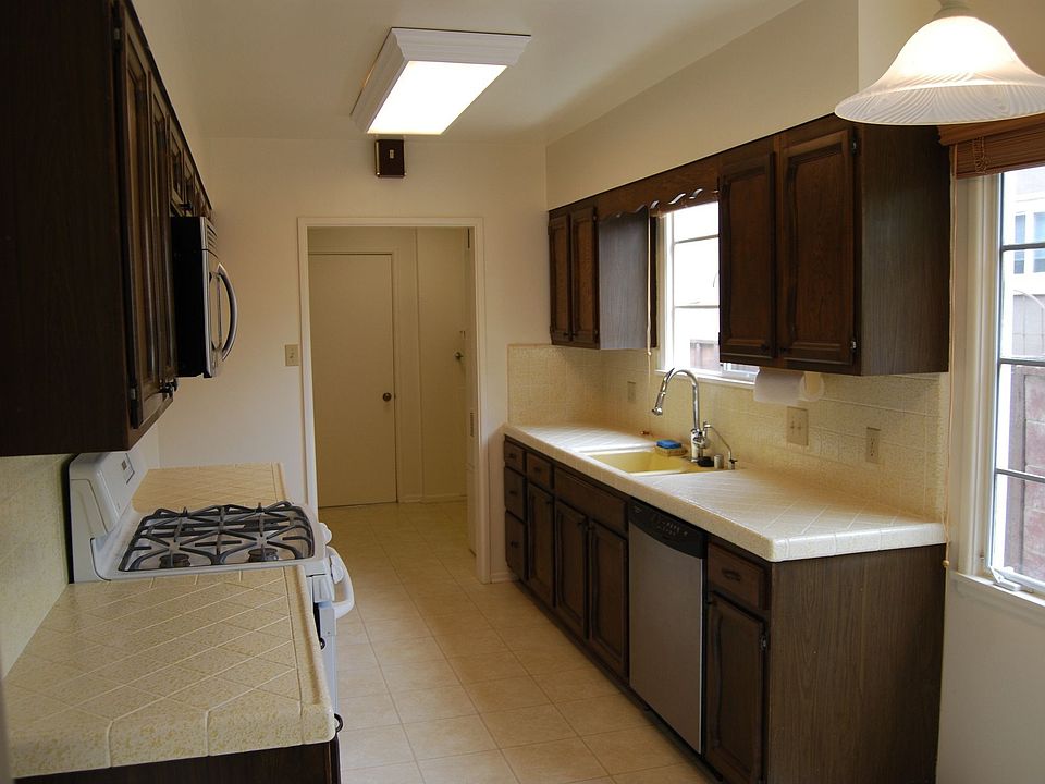 2nd image of 4670 Campus St