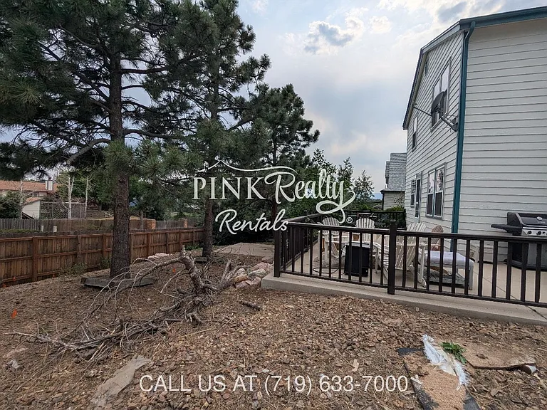 8560 Avens Cir — Photo 15