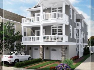 16 N Adams Ave, Margate City, NJ 08402