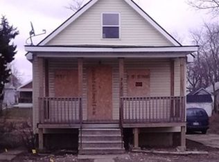 932 S Lake St, Aurora, IL 60506